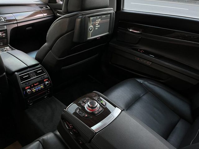 BMW寶馬 740LI  第17張相片