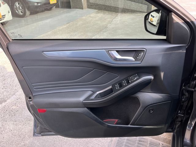 FORD福特 FOCUS ACTIVE  第25張相片