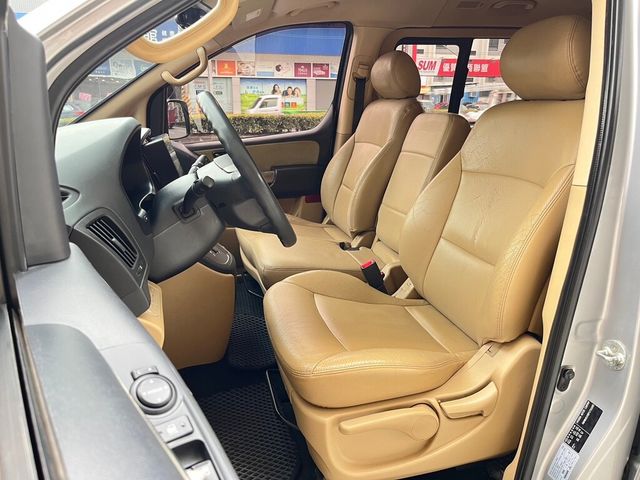HYUNDAI現代 GRAND STAREX  第25張相片
