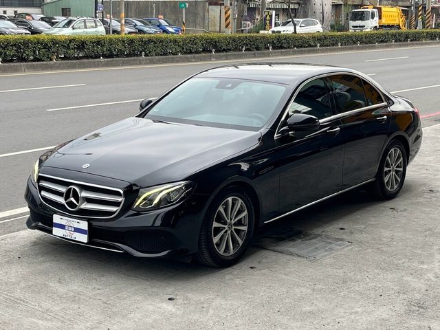 M-BENZ賓士 E200  第1張相片