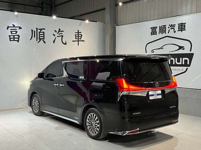 LEXUS凌志 LM300H  第2張相片