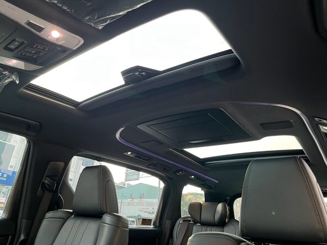LEXUS凌志 LM300H  第6張相片