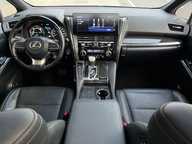 LEXUS凌志 LM300H  第7張相片