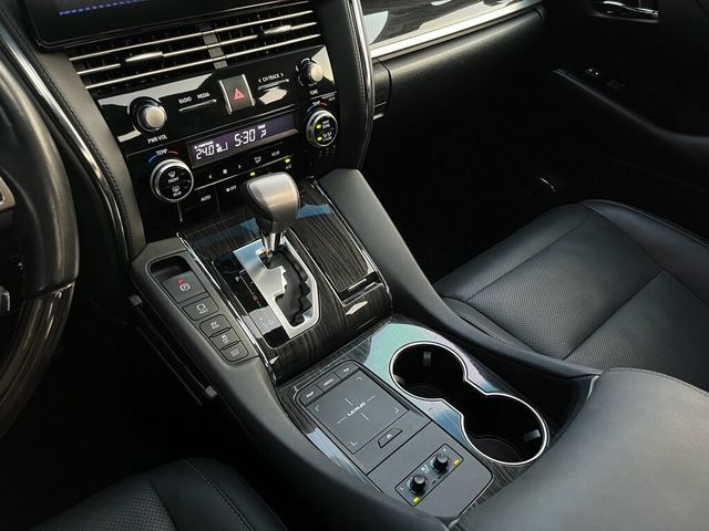 LEXUS凌志 LM300H  第9張相片