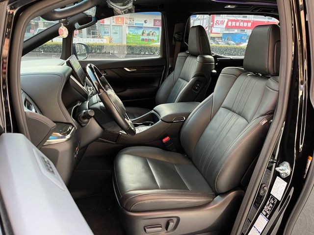 LEXUS凌志 LM300H  第13張相片