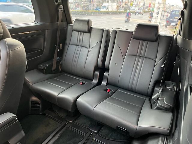LEXUS凌志 LM300H  第15張相片
