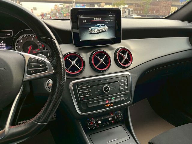 M-BENZ賓士 CLA250  第10張相片