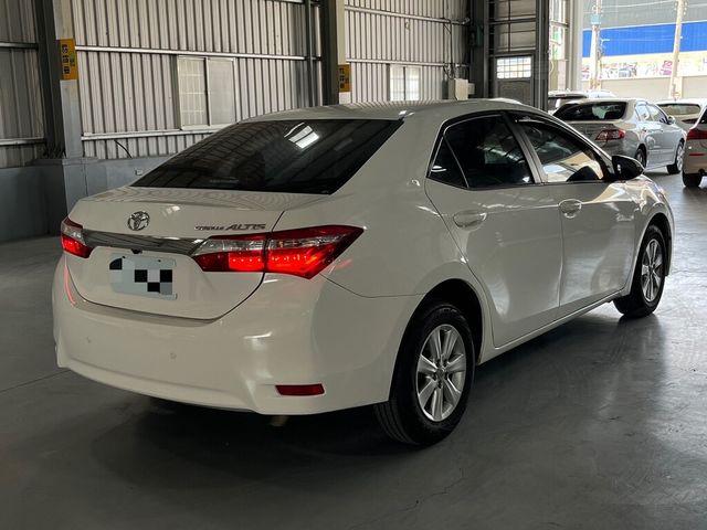 TOYOTA豐田 ALTIS  第2張相片