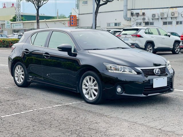 LEXUS凌志 CT200H  第2張相片