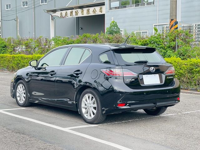 LEXUS凌志 CT200H  第4張相片