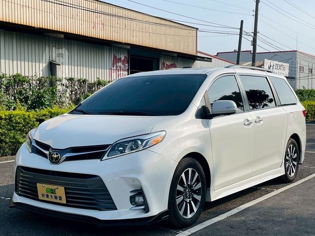 TOYOTA豐田 SIENNA  第1張相片