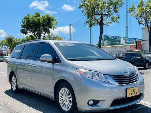 TOYOTA豐田 SIENNA  第2張相片