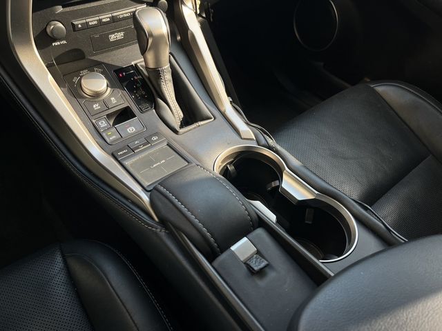 LEXUS凌志 NX300H  第13張相片