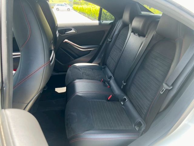 M-BENZ賓士 CLA200  第10張相片