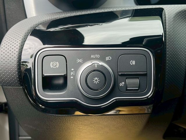 M-BENZ賓士 CLA35 AMG  第13張相片