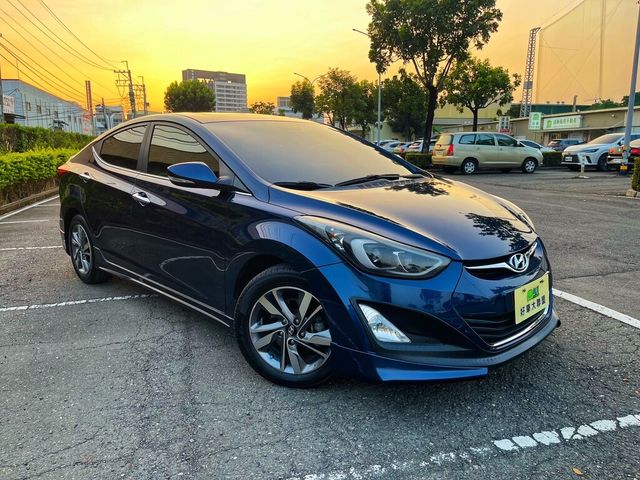 HYUNDAI現代 ELANTRA  第2張相片