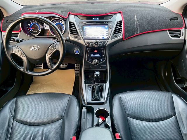 HYUNDAI現代 ELANTRA  第6張相片