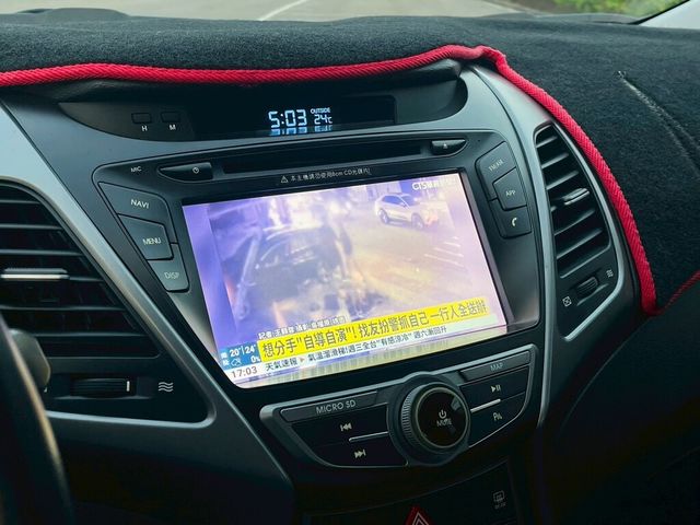 HYUNDAI現代 ELANTRA  第10張相片