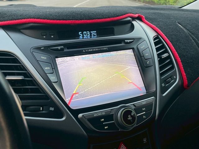 HYUNDAI現代 ELANTRA  第11張相片