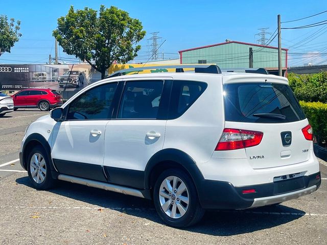 NISSAN日產 LIVINA  第3張相片