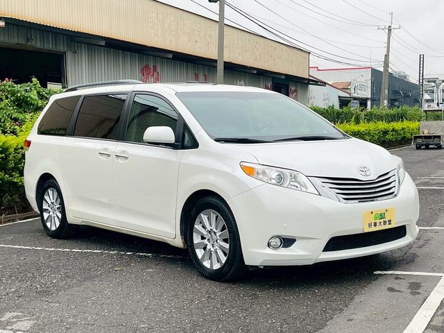 TOYOTA豐田 SIENNA  第2張相片