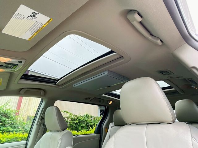 TOYOTA豐田 SIENNA  第14張相片