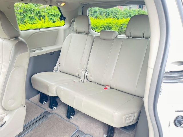 TOYOTA豐田 SIENNA  第17張相片