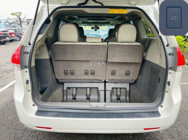 TOYOTA豐田 SIENNA  第19張相片