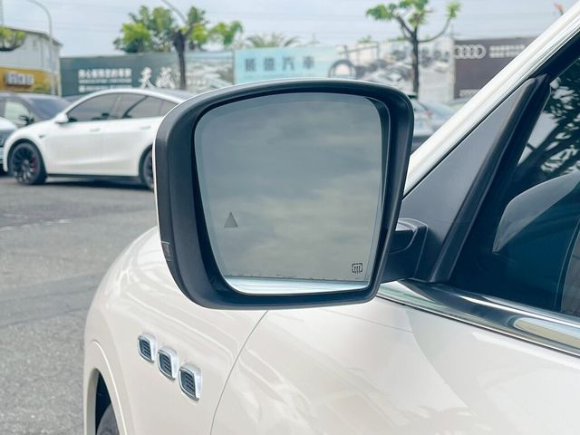 MASERATI瑪莎拉蒂 LEVANTE S  第14張相片