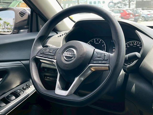 NISSAN日產 SENTRA  第7張相片