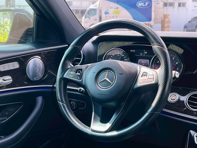 M-BENZ賓士 E300  第6張相片