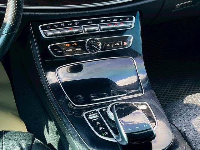 M-BENZ賓士 E300  第8張相片