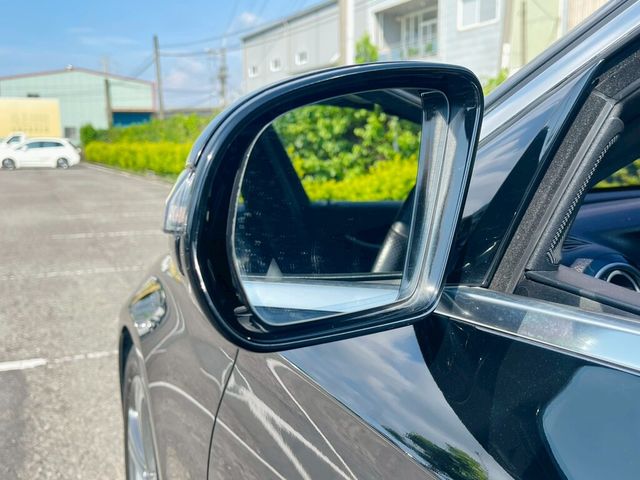 M-BENZ賓士 E300  第14張相片