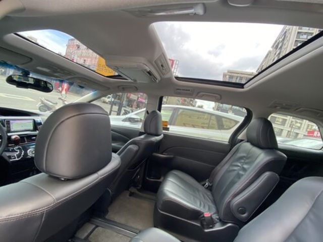 TOYOTA豐田 PREVIA  第14張相片