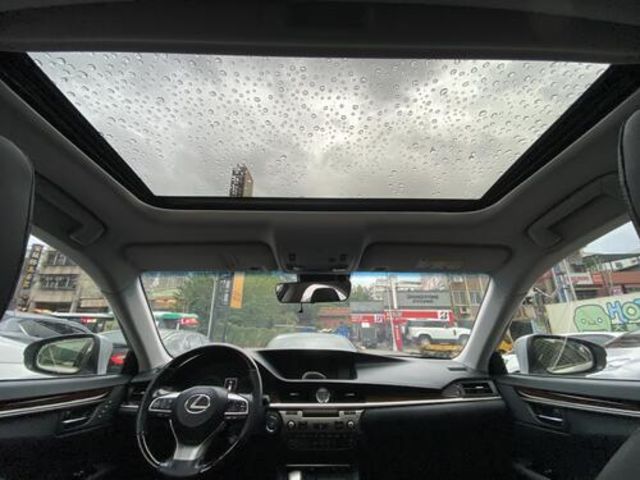 LEXUS凌志 ES200  第15張相片