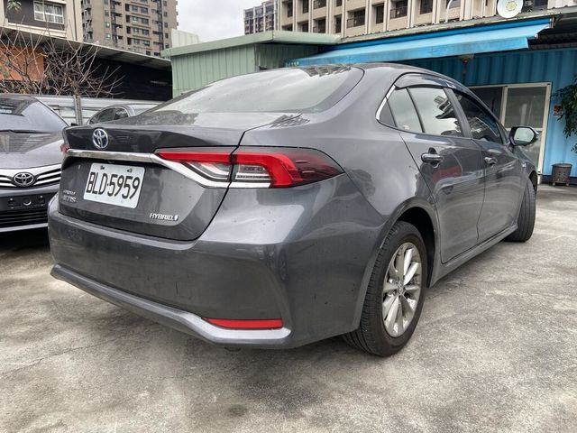 TOYOTA豐田 ALTIS  第2張相片