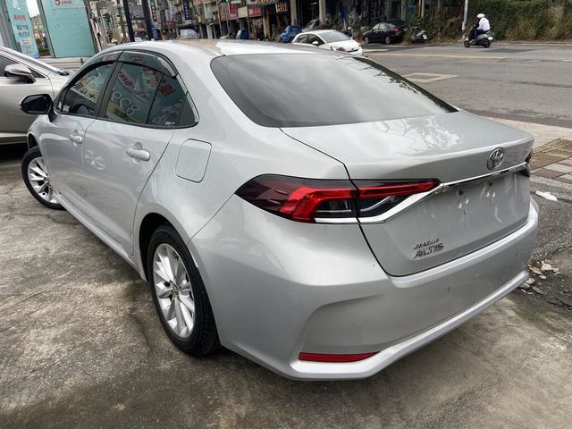 TOYOTA豐田 ALTIS  第4張相片