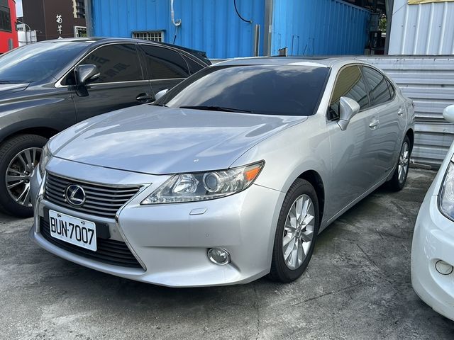 LEXUS凌志 ES300H  第1張相片