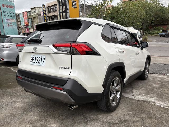 TOYOTA豐田 RAV4  第2張相片