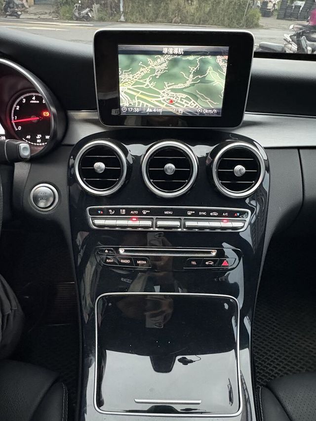 M-BENZ賓士 C200  第12張相片