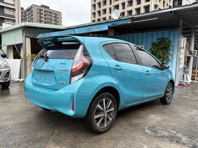 TOYOTA豐田 PRIUS C  第3張相片