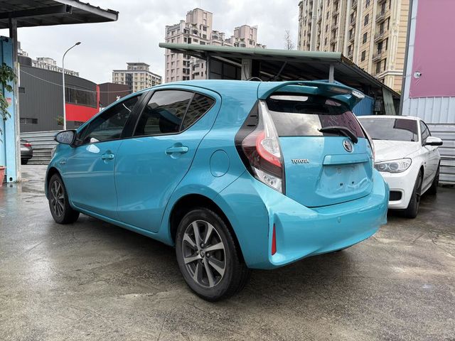 TOYOTA豐田 PRIUS C  第7張相片