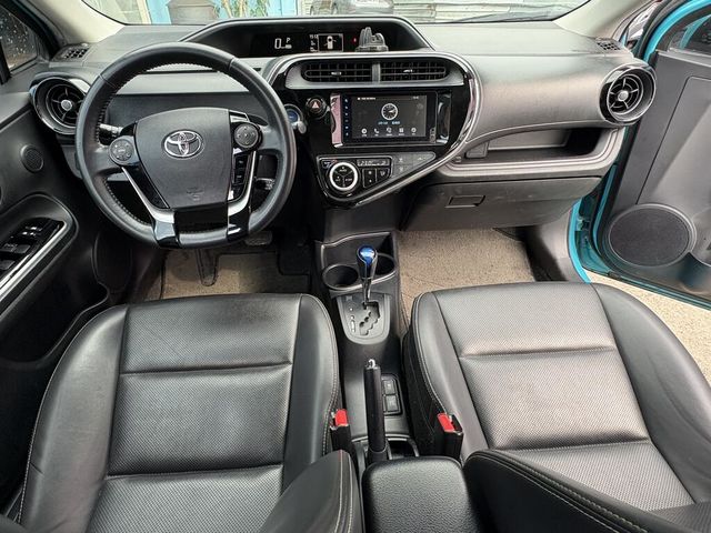 TOYOTA豐田 PRIUS C  第9張相片
