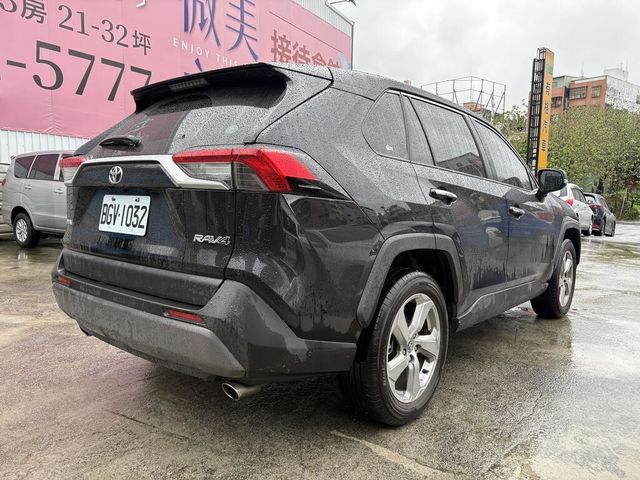 TOYOTA豐田 RAV4  第2張相片