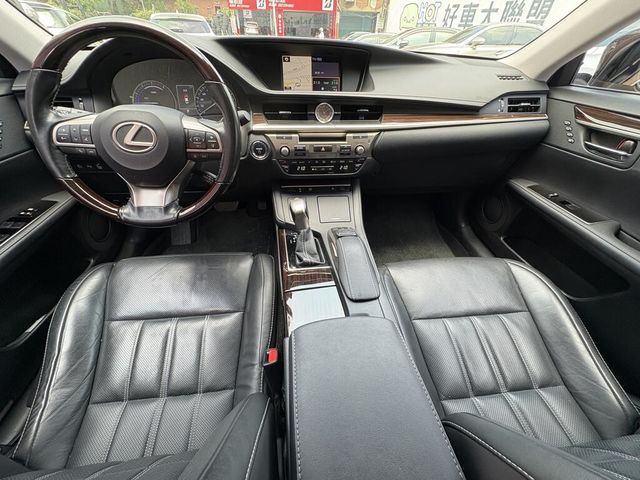 LEXUS凌志 ES300H  第5張相片