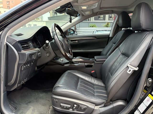 LEXUS凌志 ES300H  第14張相片