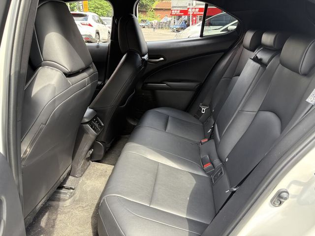 LEXUS凌志 UX200  第13張相片