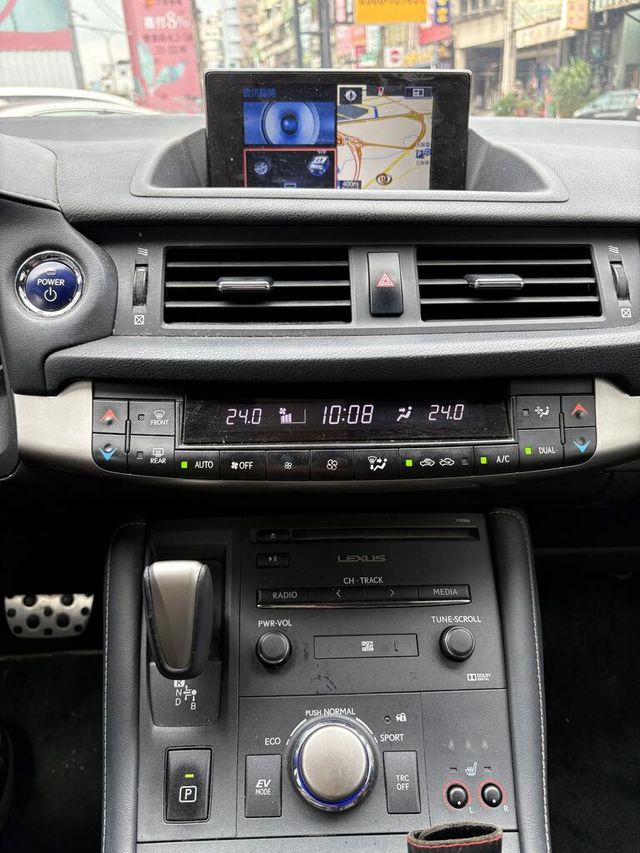 LEXUS凌志 CT200H  第12張相片