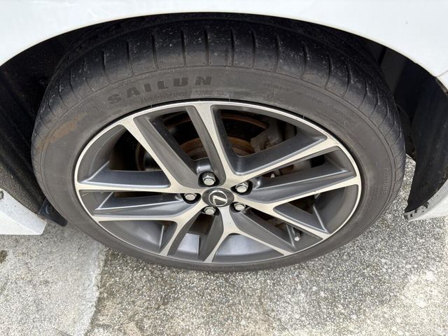 LEXUS凌志 CT200H  第16張相片