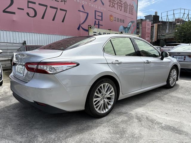TOYOTA豐田 CAMRY HYBRID  第2張相片
